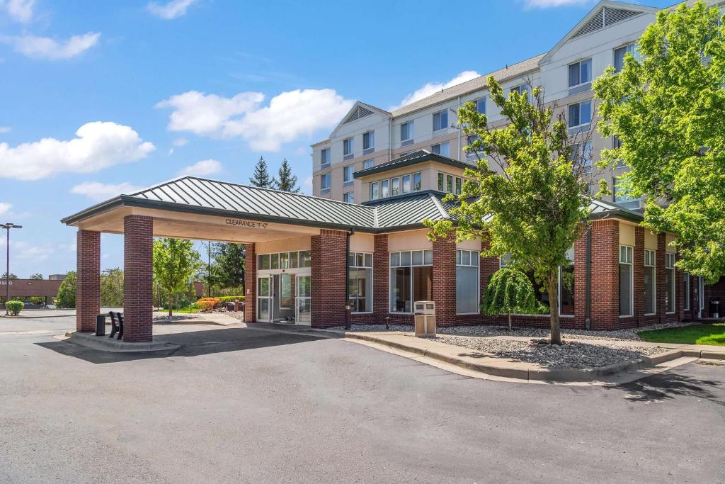 Hilton Garden Inn Plymouth - Housity