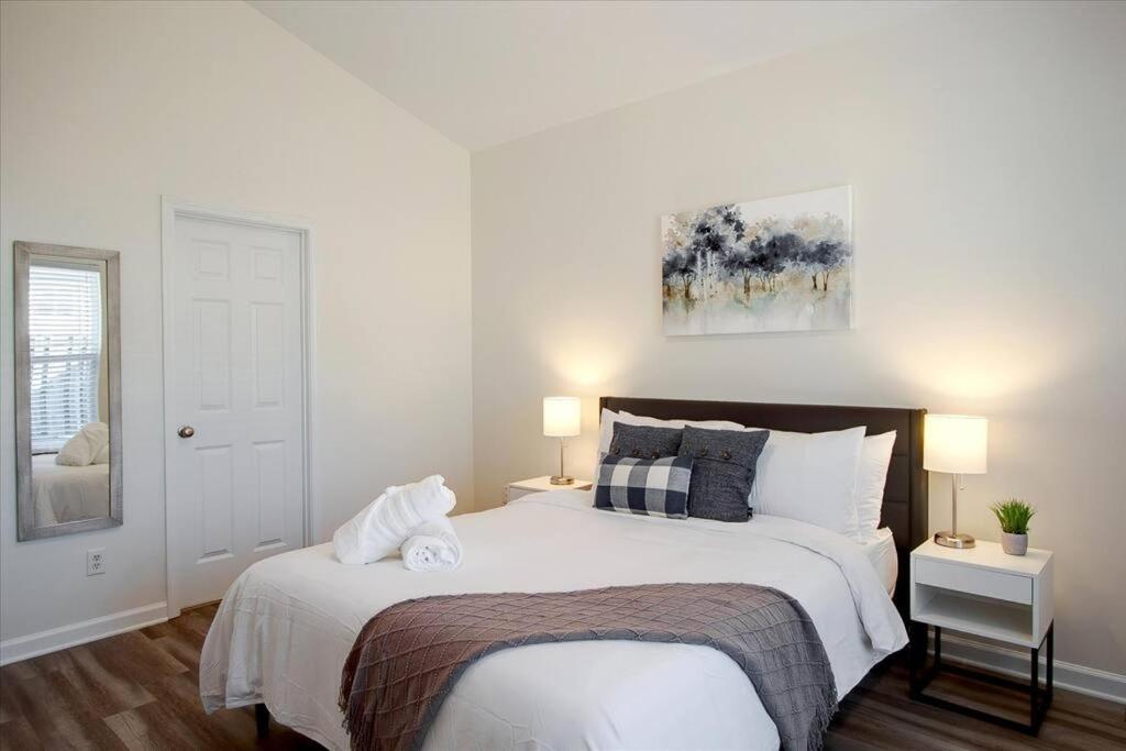 Relax & Unwind Near Savannah - Huis Met Drie Slaapkamers