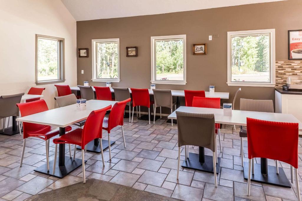 Posezení v ubytování Econo Lodge Inn & Suites Heavenly Village Area