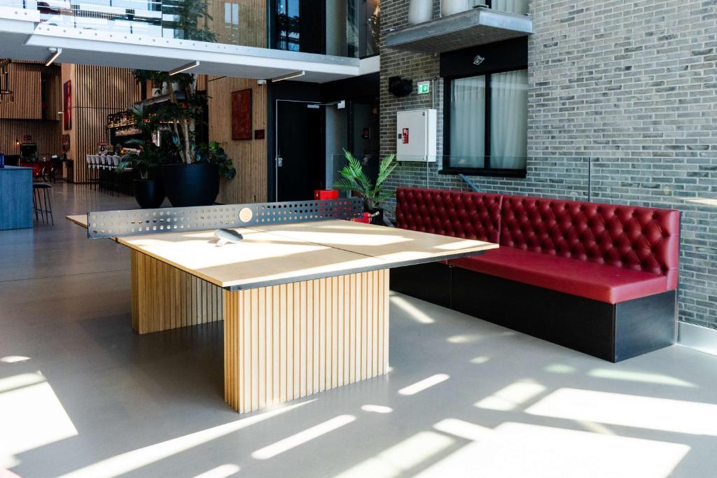 Radisson RED Aarhus - Resim 6