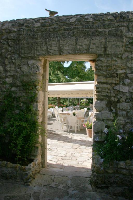 Fotografie z fotogalerie ubytování Logis Hôtel Restaurant Les Géraniums v destinaci Le Barroux