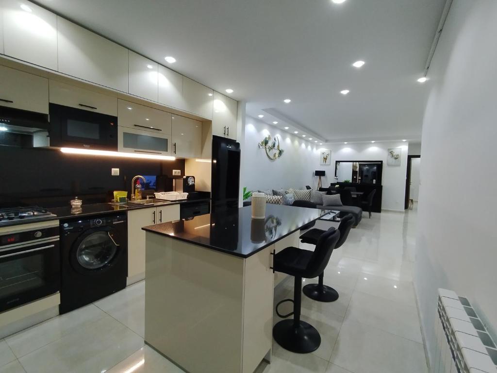 Luxueux Appartement à Tlemcen 주방 또는 간이 주방