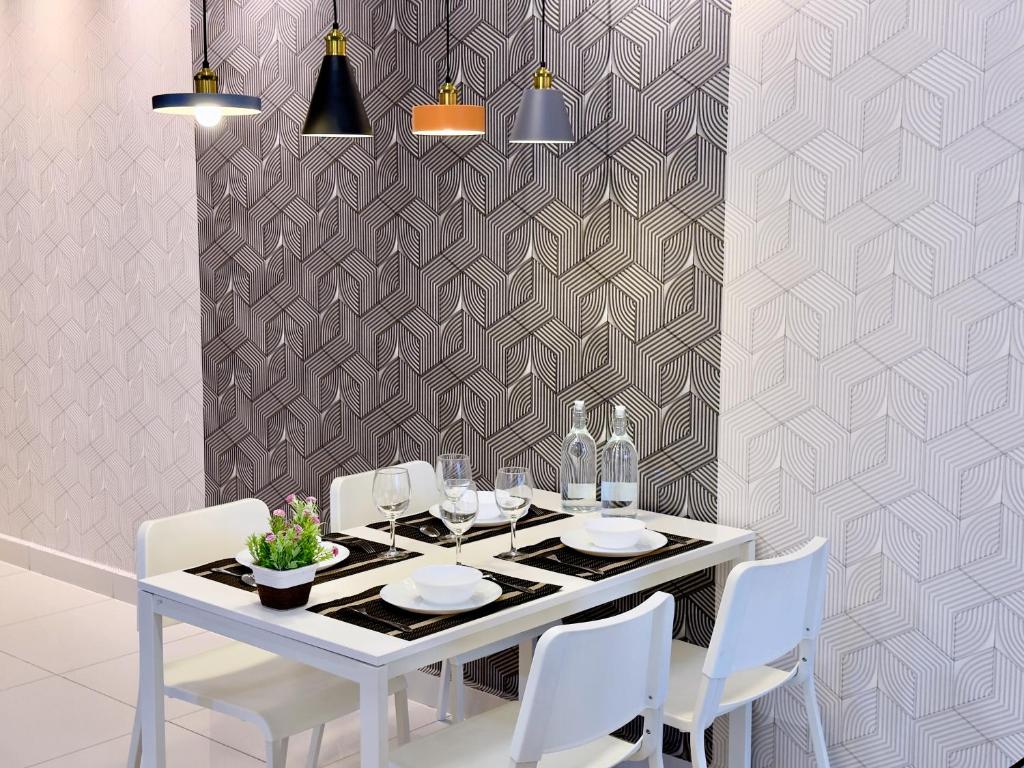 MidValley Southkey Mosaic 6-9pax Netflix-SmartTV70inch - Superior Apartment Mit 2 Schlafzimmern