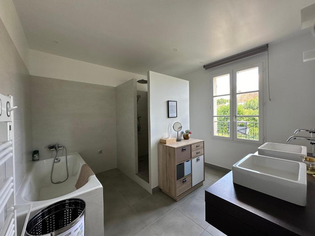 Les Persiennes - Double Room