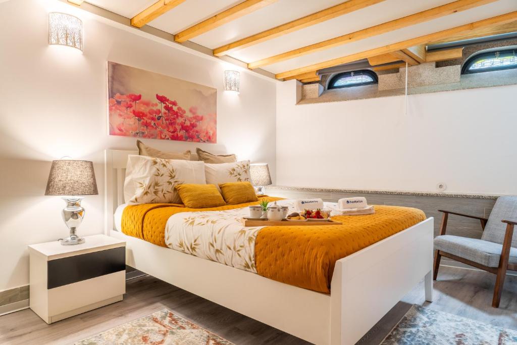 Host Wise - Colourful Cozy Flat