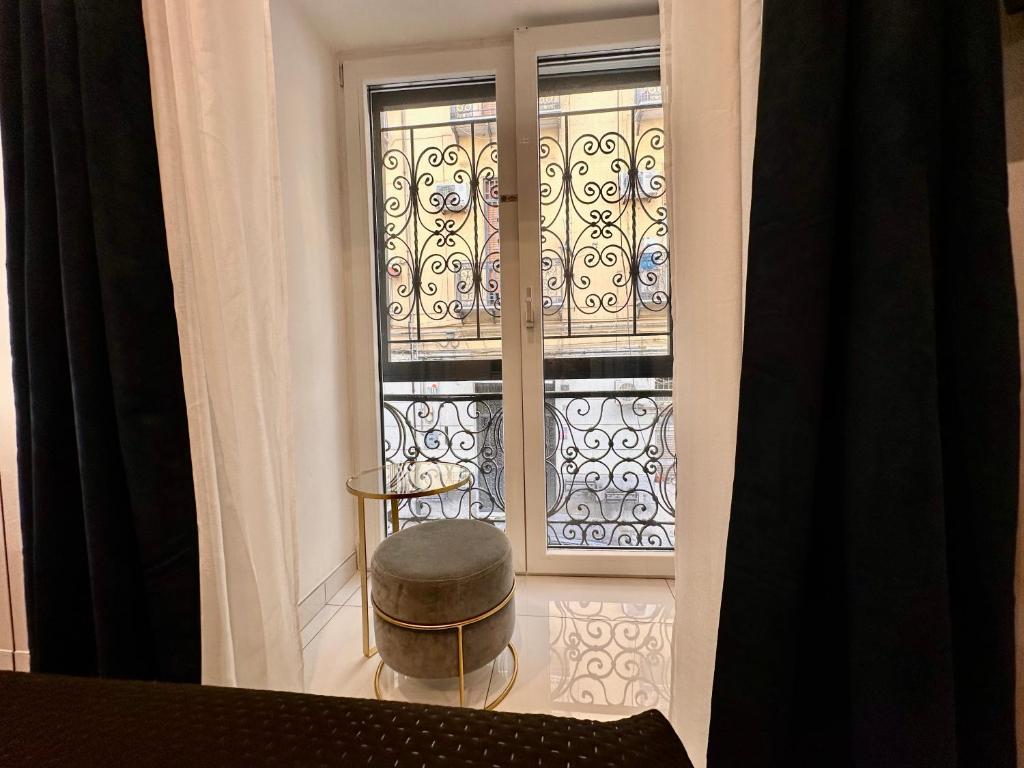 Elegance Rooms Spaccanapoli - 12