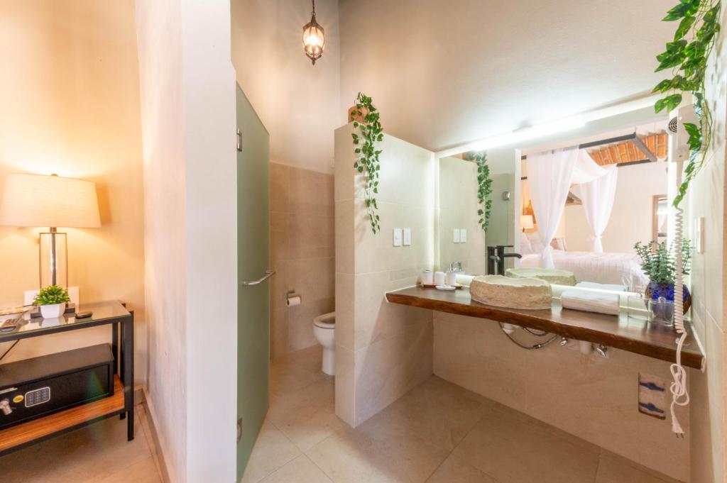 Casa Victoria Malecón - Adults Only - Queen Room With Pool View