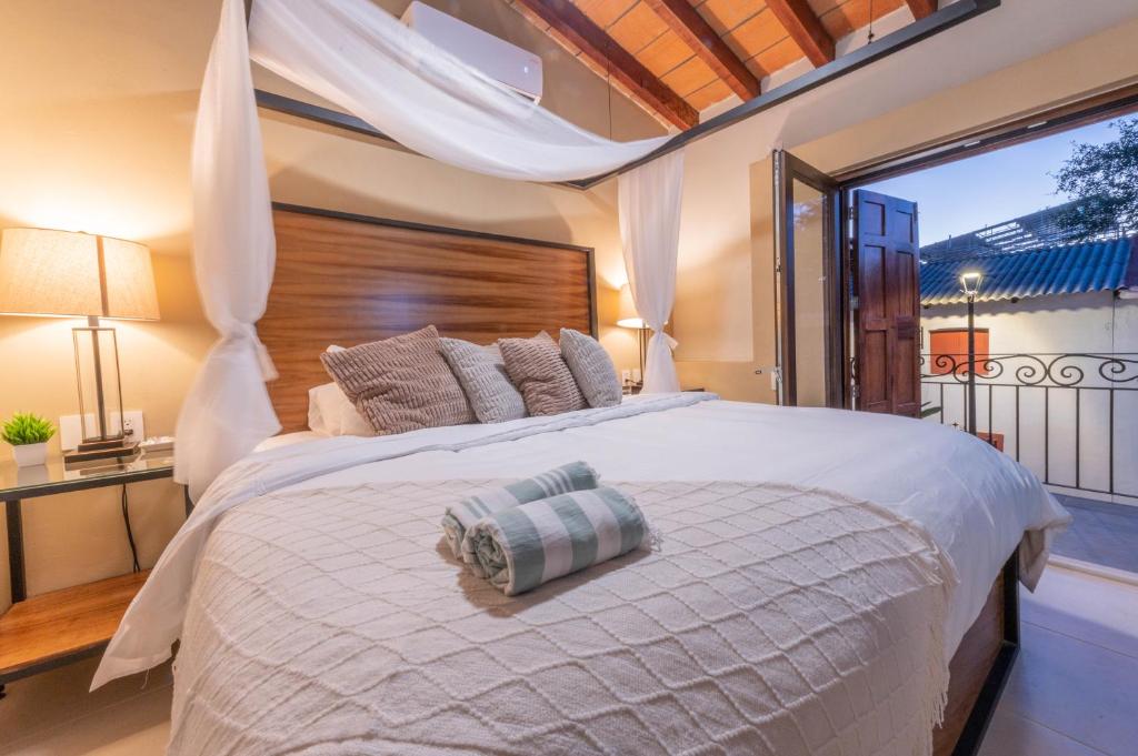 Casa Victoria Malecón - Adults Only - King Room With Balcony