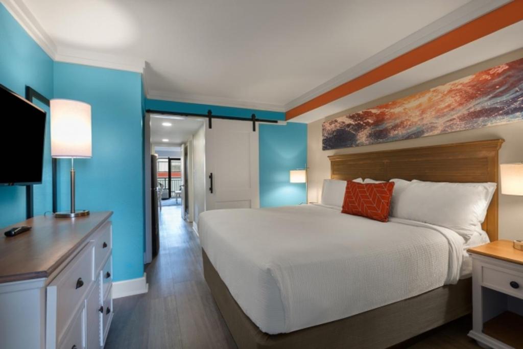 Grande Cayman Resort - Oceanfront Two Queen Suite View Limited