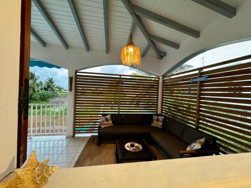 Balkón nebo terasa v ubytování Ti-Coco Lodge - Calme Spacieux Vue Nature Proche Commerces Plages