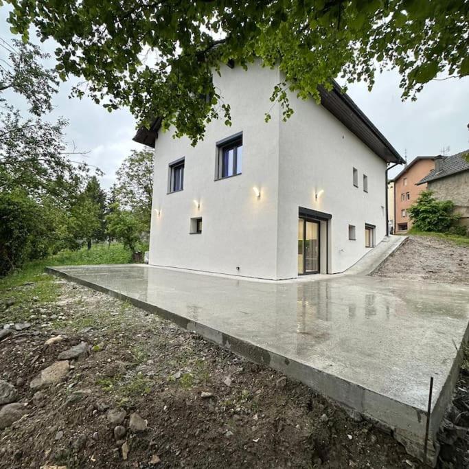 Budova, kde se vila nachází