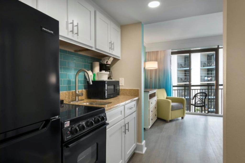 Grande Cayman Resort - South Ocean View Junior Suite