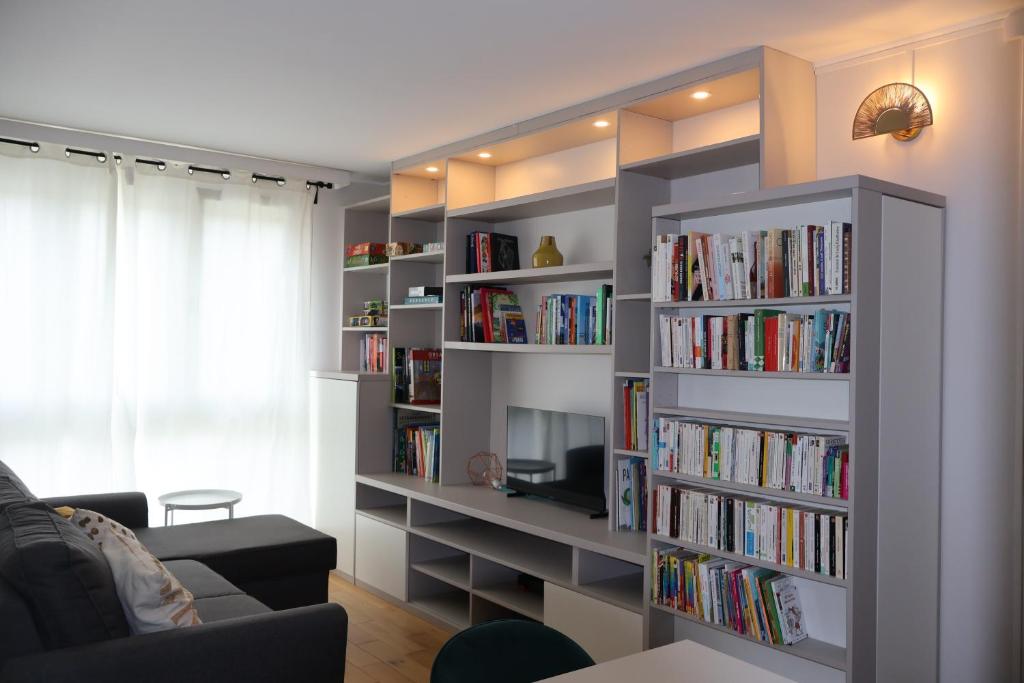 Photo de la galerie de l'établissement Cosy Cocon - Appartement T2 - Sèvres, à Sèvres