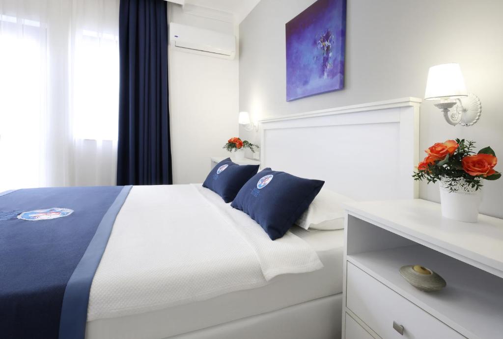 Rodina Suites Hotel - Suite Met Balkon