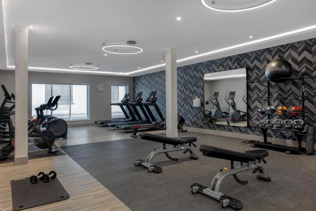 Fitness centrum a/nebo fitness zařízení v ubytování Home2 Suites By Hilton Kingston