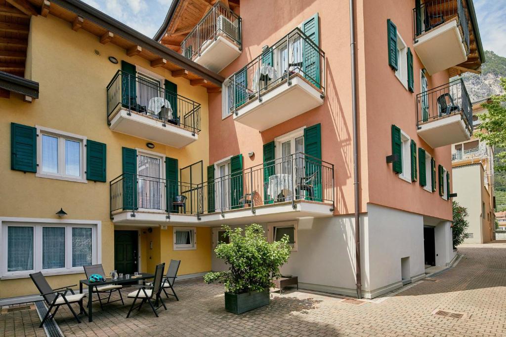 Bella Villa Apartments - Villa De 3 Quartos Com Varanda E Vista Do Jardim