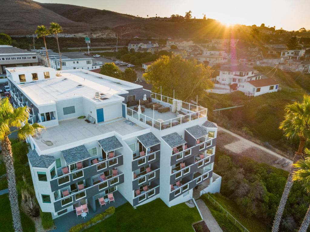 SeaCrest Oceanfront Hotel photo