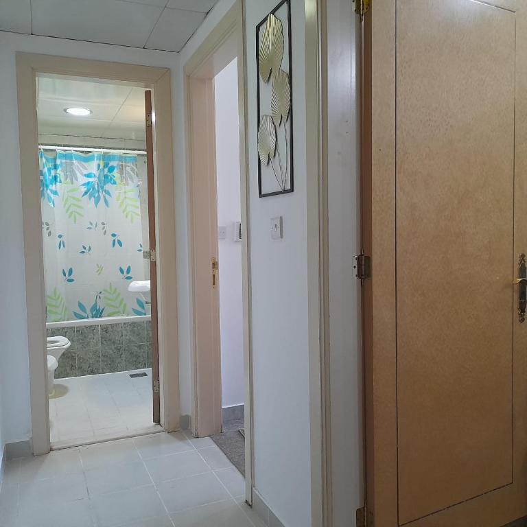 Un baño de Private Room - Shared Bathroom, No Parking