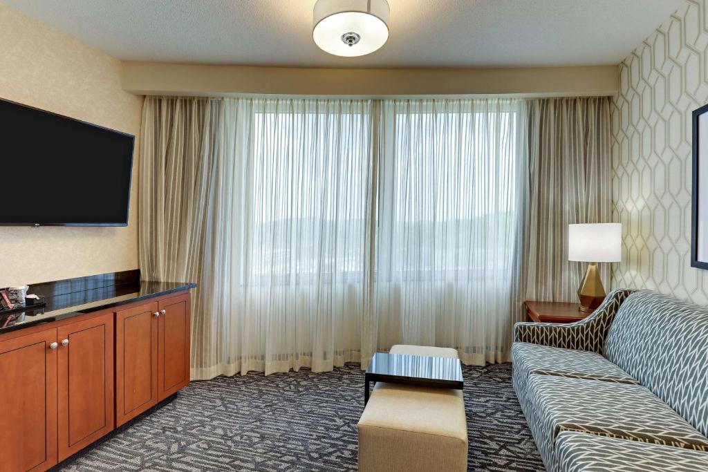 Drury Plaza Hotel Nashville Franklin - 