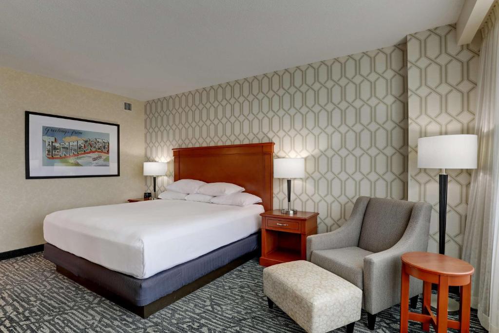 Drury Plaza Hotel Nashville Franklin - King Suite With Sofa Bed