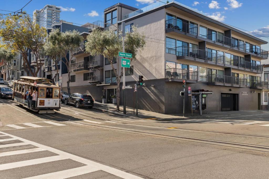 The Suites at Fisherman's Wharf