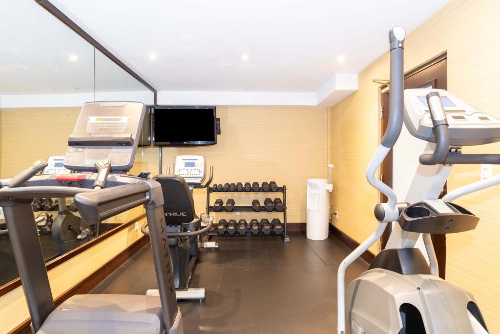 Fitness centrum a/nebo fitness zařízení v ubytování Sandman Hotel and Suites Abbotsford