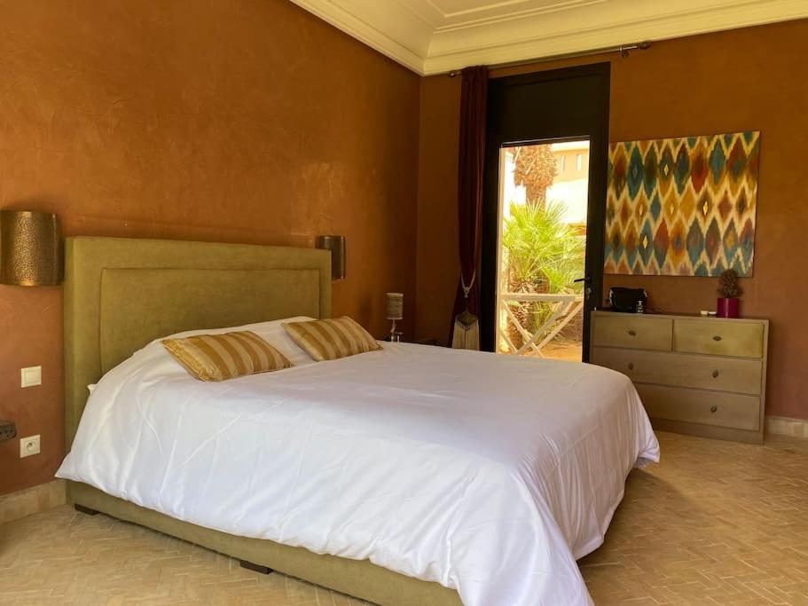Postel nebo postele na pokoji v ubytování Luxueuse villa Proche Agadir et Taroudant pour 6 pers Piscine Privée sans vis à vis