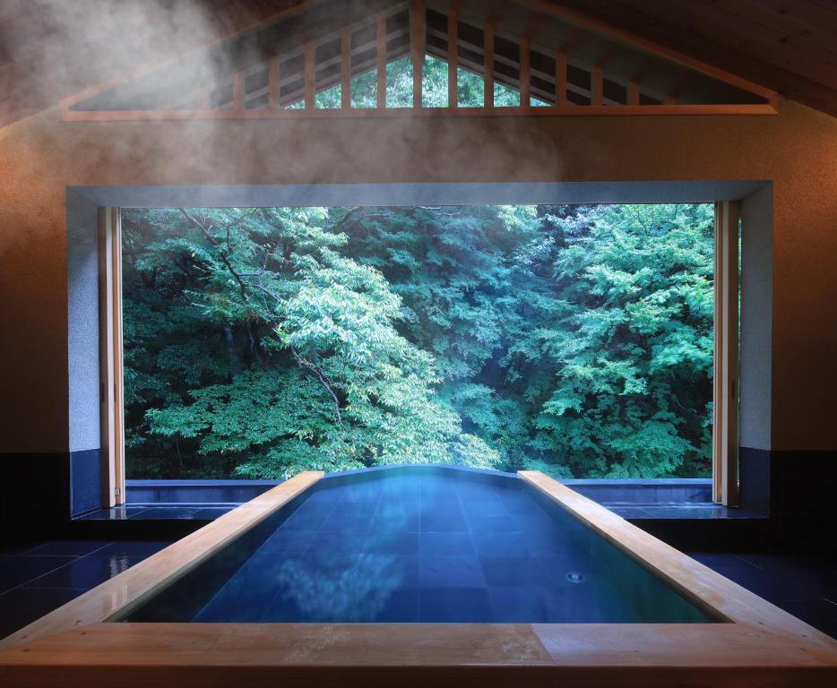 Fotografie z fotogalerie ubytování 奥湯河原 結唯 v destinaci Jugawara