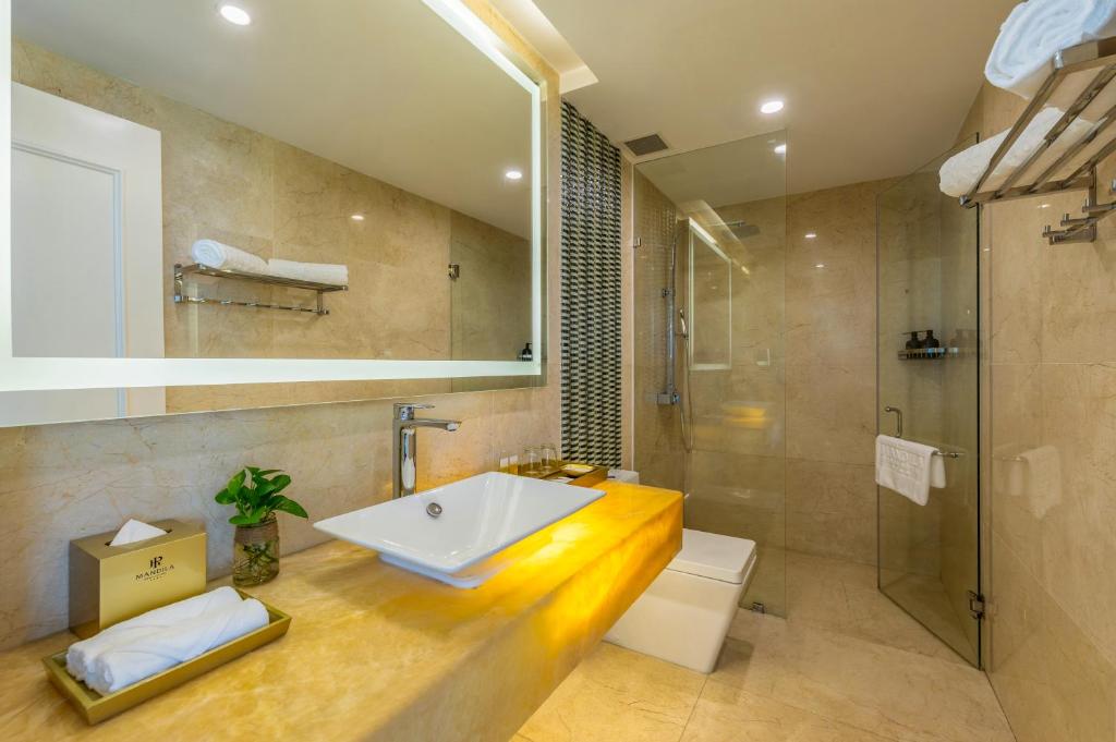 Two Bedroom Apartment with Partial Ocean View