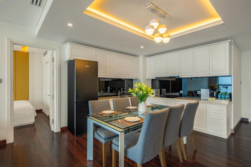 Three Bedroom Apartment with Ocean View