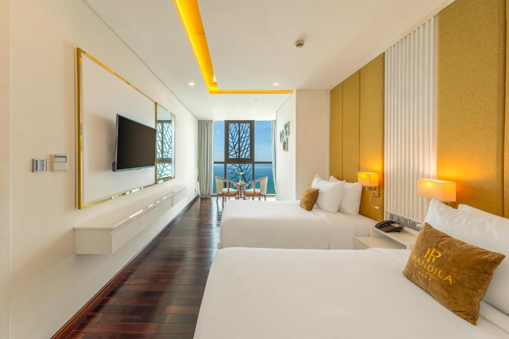 Three Bedroom Apartment with Ocean View