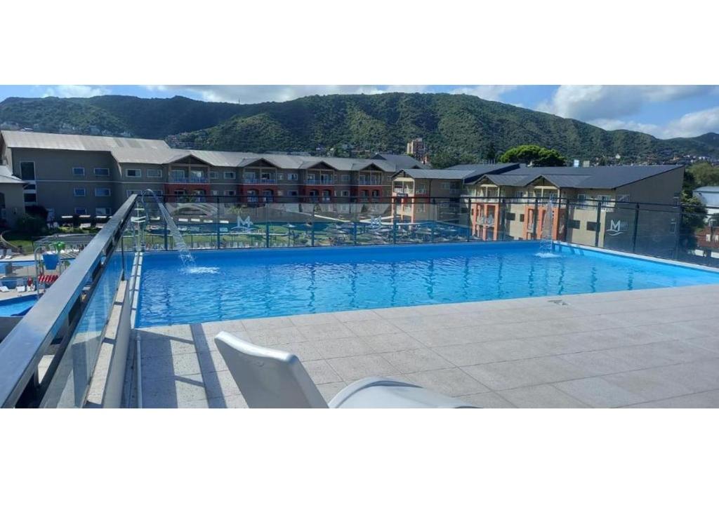 Πισίνα στο ή κοντά στο Miralejos Apart Triplex