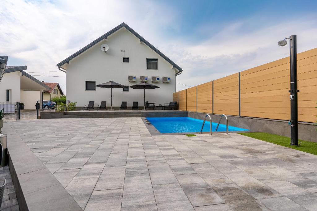 Apartments & Room Forest - 3