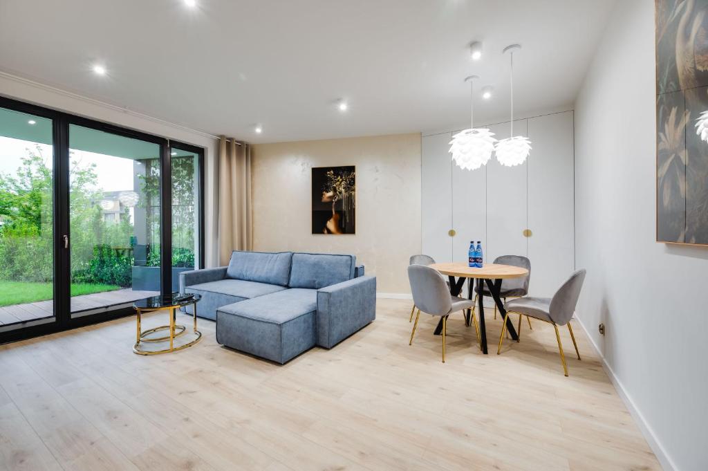 Blue Lagoon - Botanica Jelitkowo by OneApartments - Housity