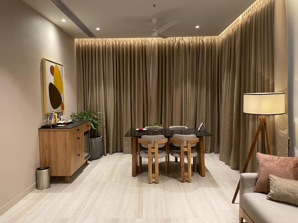 Posezení v ubytování Regency Tuticorin by GRT Hotels