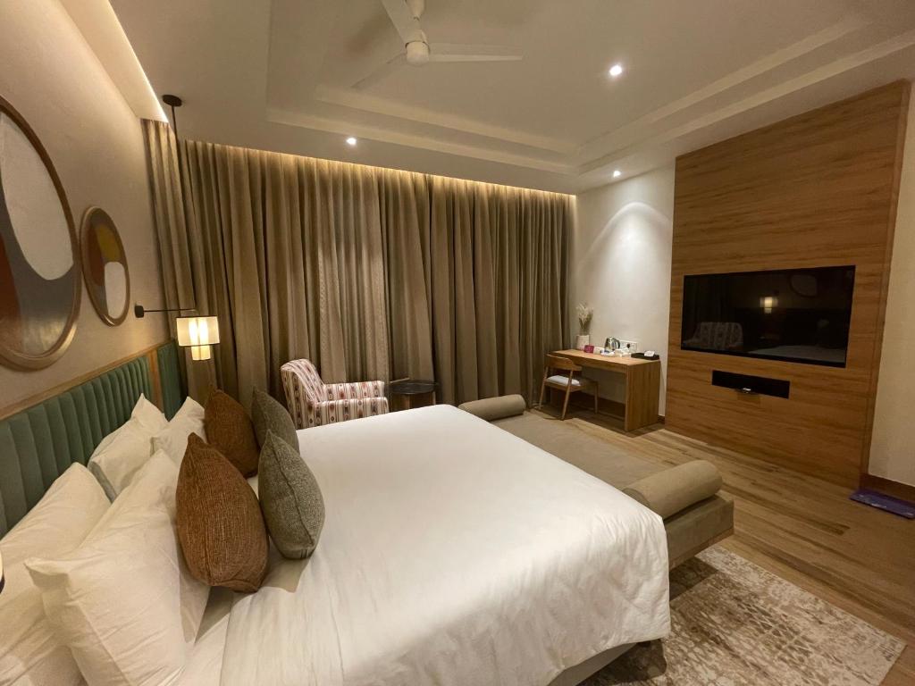 Postel nebo postele na pokoji v ubytování Regency Tuticorin by GRT Hotels