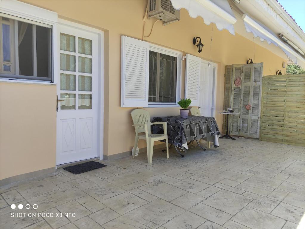 Balkón alebo terasa v ubytovaní Manousos apartment