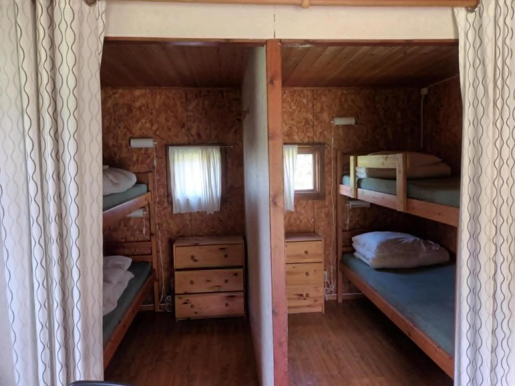 Postel nebo postele na pokoji v ubytování Torne Camping - Kano & Fiskecamp