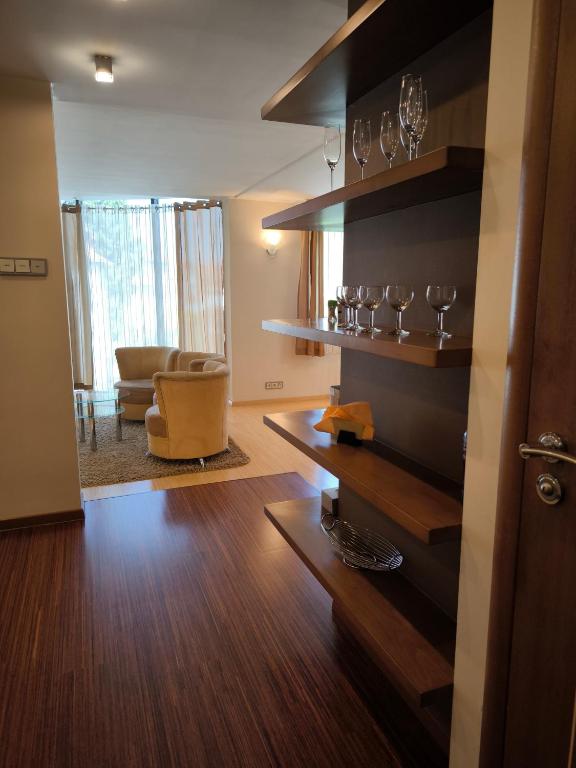 Kuchyňa alebo kuchynka v ubytovaní Uroczy apartament przy deptaku z parkingiem.