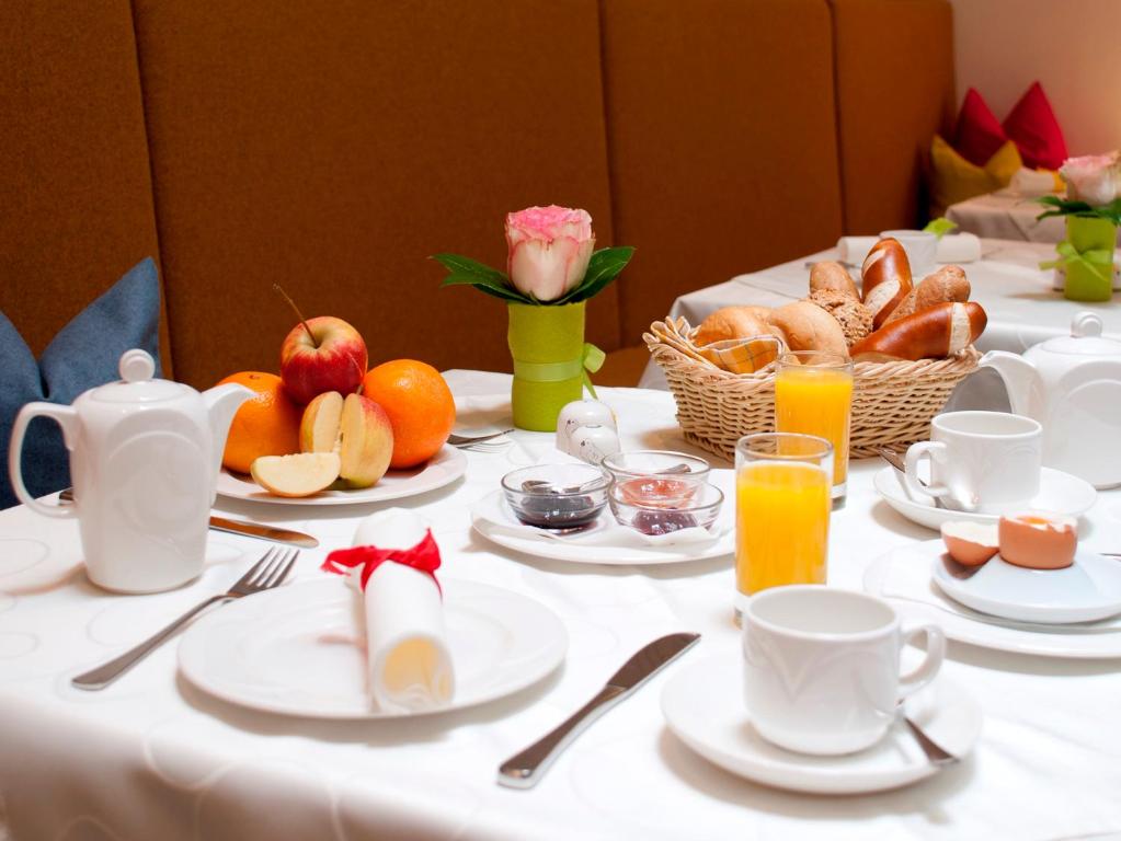 Altstadthotel Weisse Taube - Resim 6