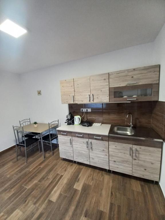 Oázis Apartman - Triple Chambre Avec Salle De Bain