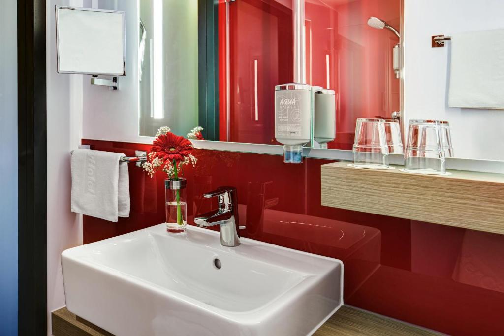 IntercityHotel Frankfurt Airport - Resim 3