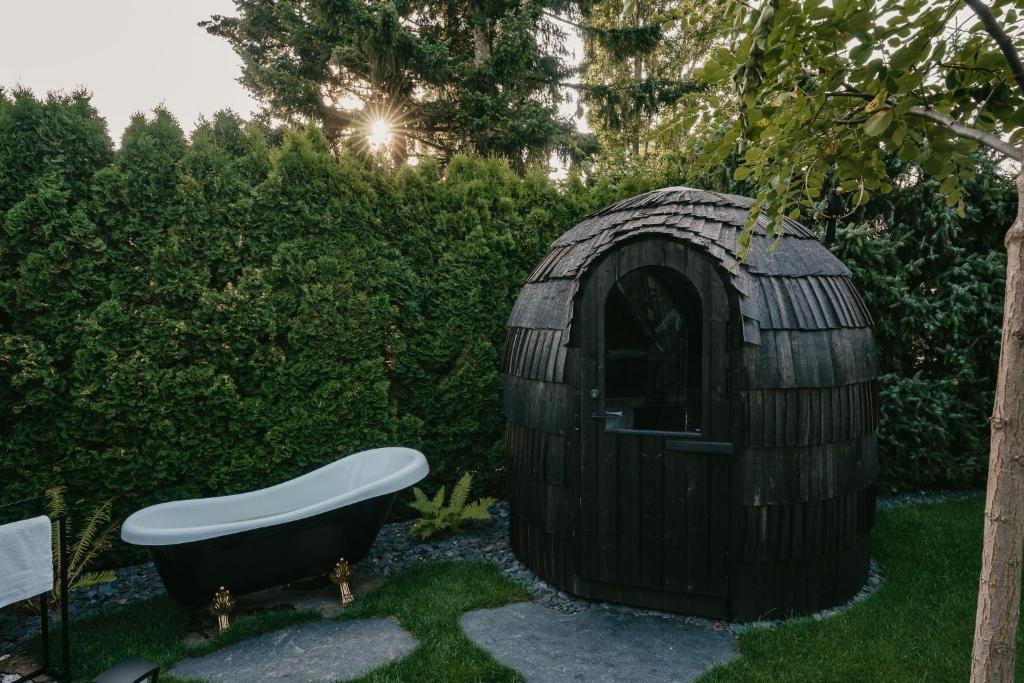 Zahrada ubytování IGLOO SPA - privátní wellness u Plumlovské přehrady