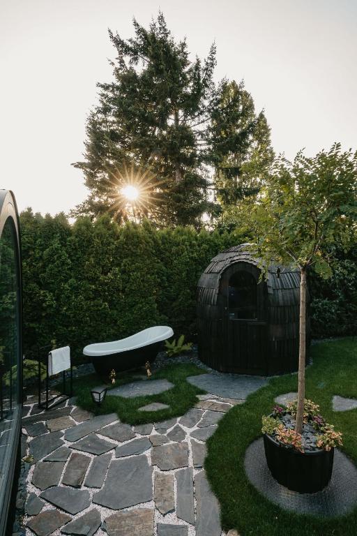Zahrada ubytování IGLOO SPA - privátní wellness u Plumlovské přehrady