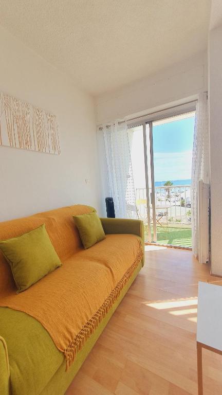 Posedenie v ubytovaní Studio cabine nouveau ! 1ère ligne vue mer PARKING WIFI - Impérial 2 - ROSSIconciergerie - Linge en option