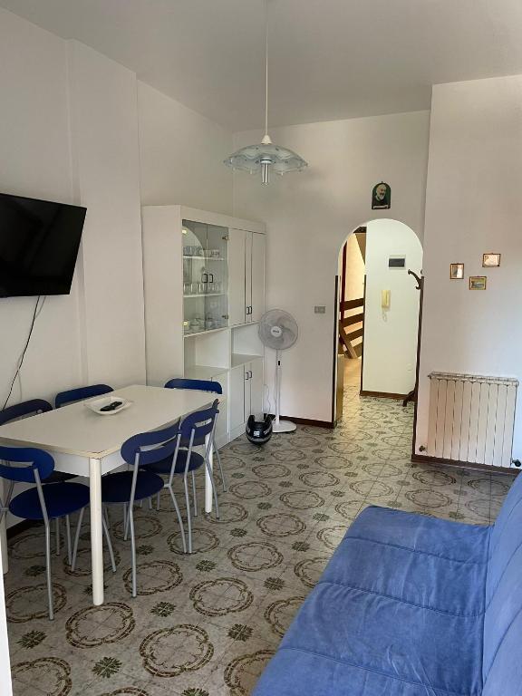 A kitchen or kitchenette at Mareverde