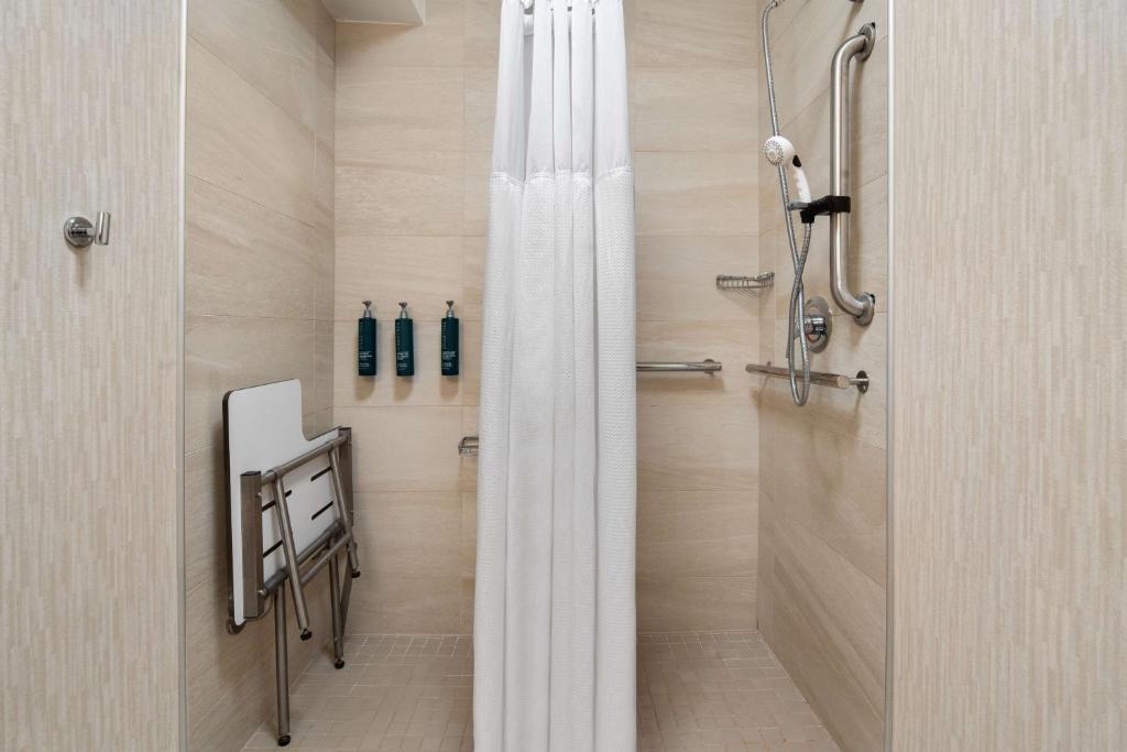 DoubleTree by Hilton Hotel Columbia - 
