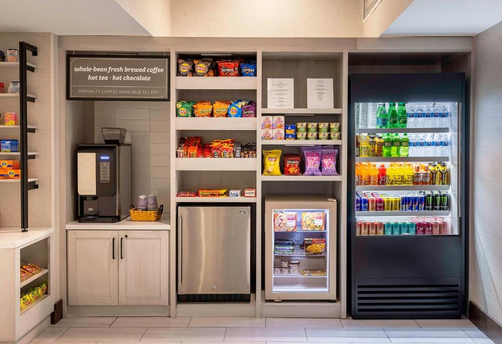 Hilton Garden Inn Washington DC/Georgetown Area photo