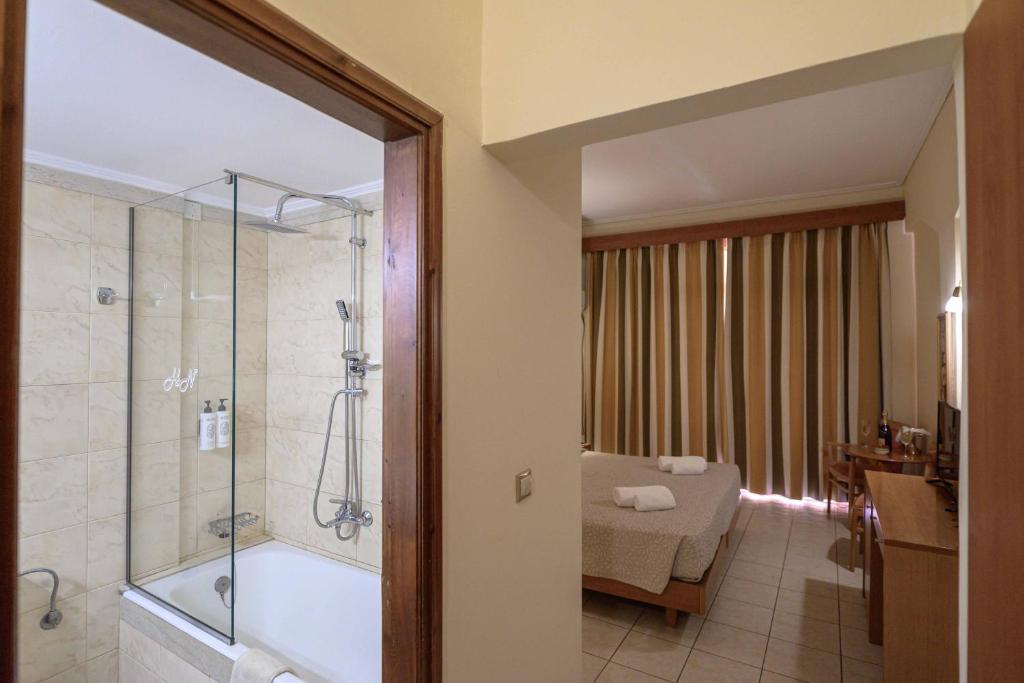 Koupelna v ubytování Neda Hotel