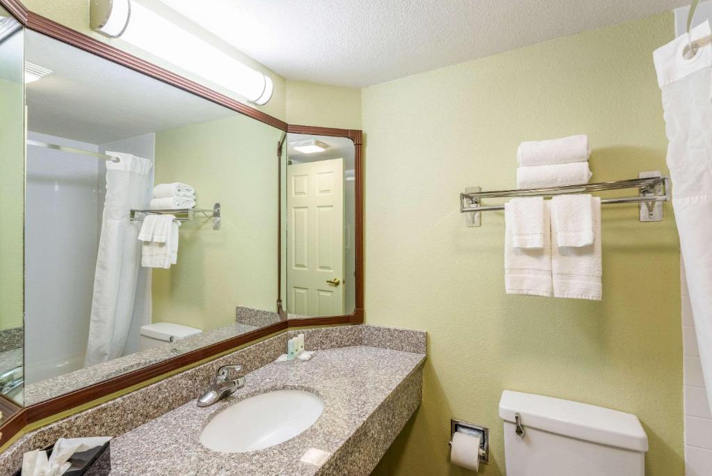 Koupelna v ubytování Quality Inn Payson